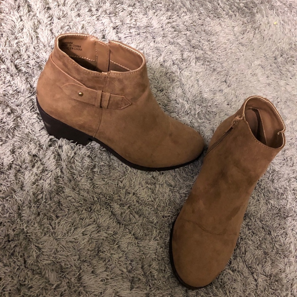 Light brown small booties size US 7